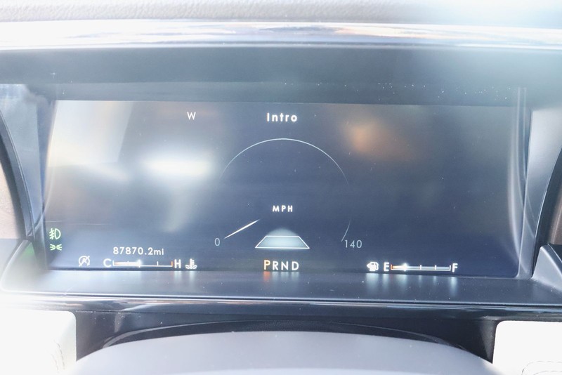 Lincoln Navigator Vehicle Full-screen Gallery Image 34