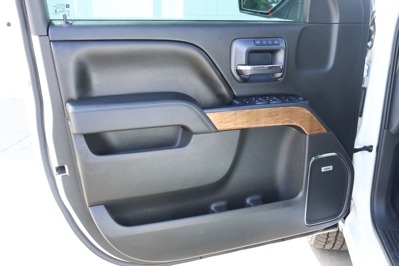 Chevrolet Silverado 1500 Vehicle Full-screen Gallery Image 18