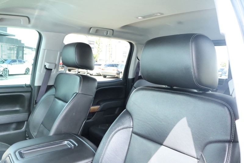 Chevrolet Silverado 1500 Vehicle Full-screen Gallery Image 25