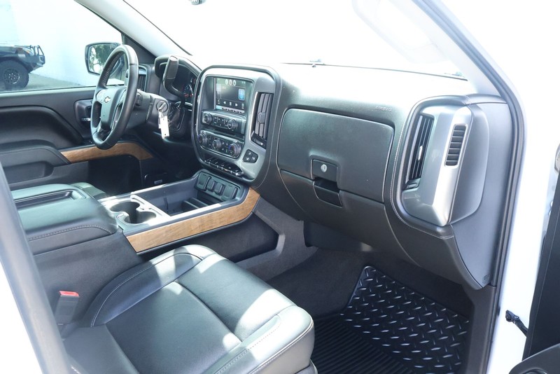 Chevrolet Silverado 1500 Vehicle Full-screen Gallery Image 26