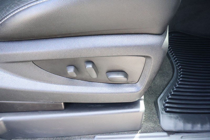 Chevrolet Silverado 1500 Vehicle Full-screen Gallery Image 27