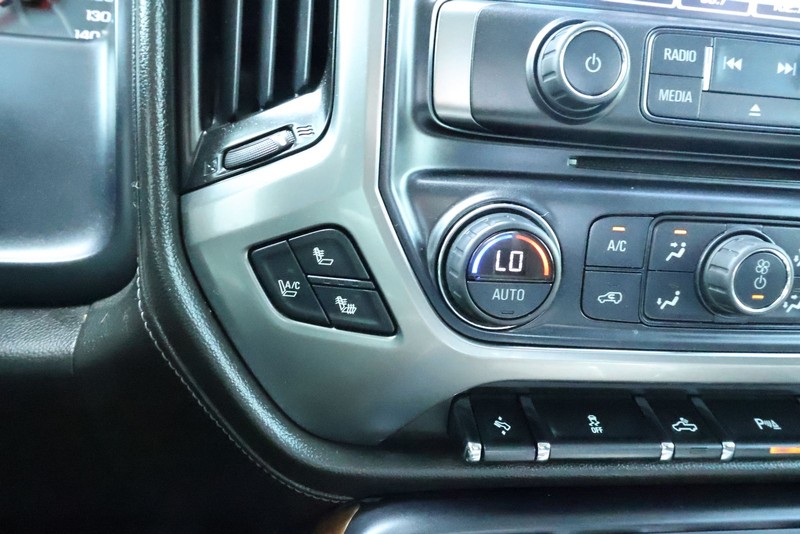 Chevrolet Silverado 1500 Vehicle Full-screen Gallery Image 38