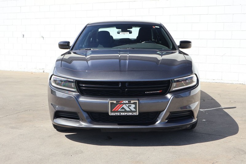 Dodge Charger Vehicle Full-screen Gallery Image 02