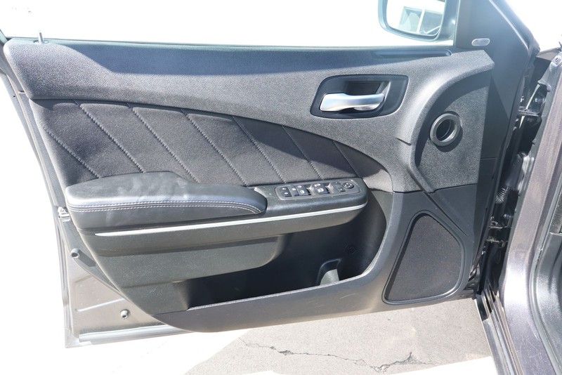 Dodge Charger Vehicle Full-screen Gallery Image 15