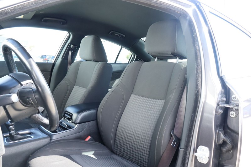 Dodge Charger Vehicle Full-screen Gallery Image 19