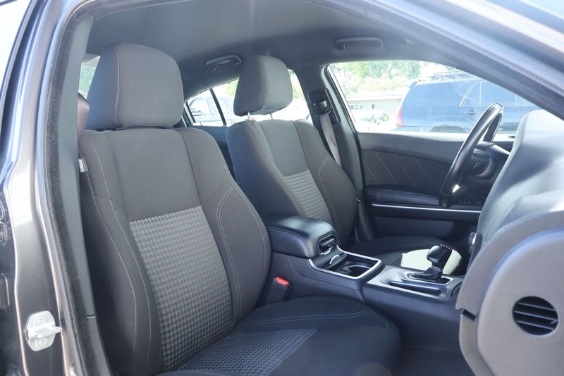 Dodge Charger Vehicle Full-screen Gallery Image 22