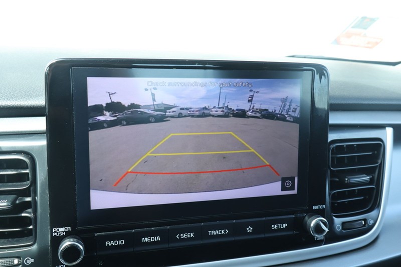 Kia Rio Vehicle Full-screen Gallery Image 27