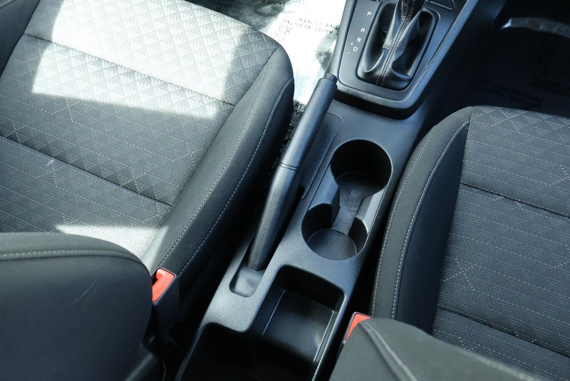 Kia Rio Vehicle Full-screen Gallery Image 29