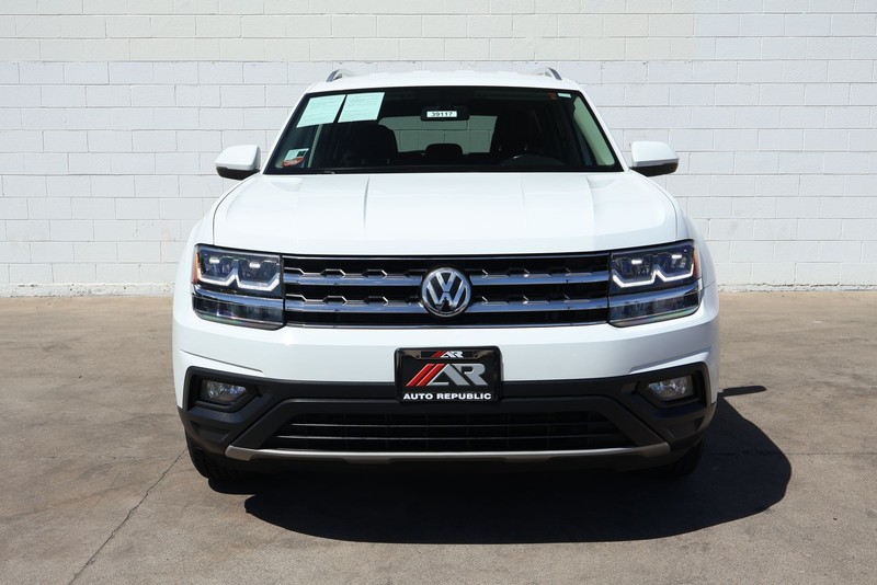 Volkswagen Atlas Vehicle Full-screen Gallery Image 02