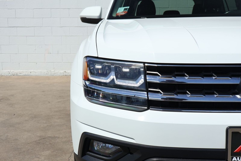 Volkswagen Atlas Vehicle Full-screen Gallery Image 03