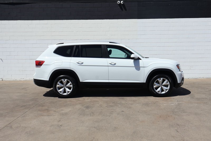 Volkswagen Atlas Vehicle Full-screen Gallery Image 04