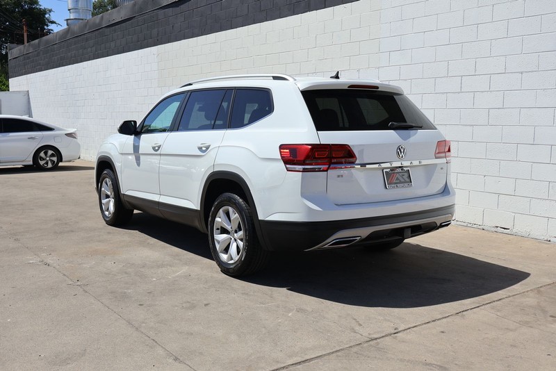 Volkswagen Atlas Vehicle Full-screen Gallery Image 09