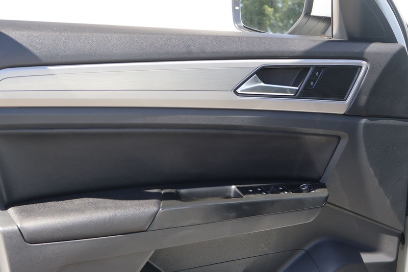 Volkswagen Atlas Vehicle Full-screen Gallery Image 15