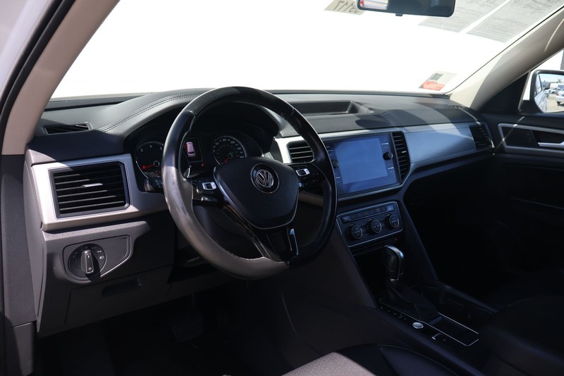 Volkswagen Atlas Vehicle Full-screen Gallery Image 16