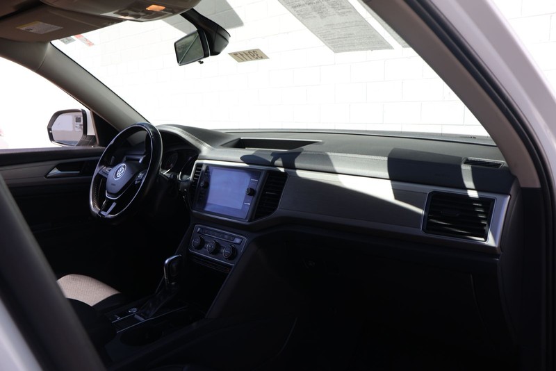 Volkswagen Atlas Vehicle Full-screen Gallery Image 19