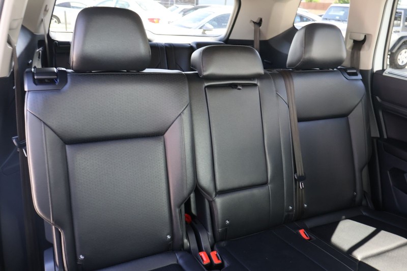 Volkswagen Atlas Vehicle Full-screen Gallery Image 21