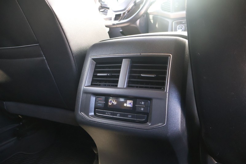 Volkswagen Atlas Vehicle Full-screen Gallery Image 23