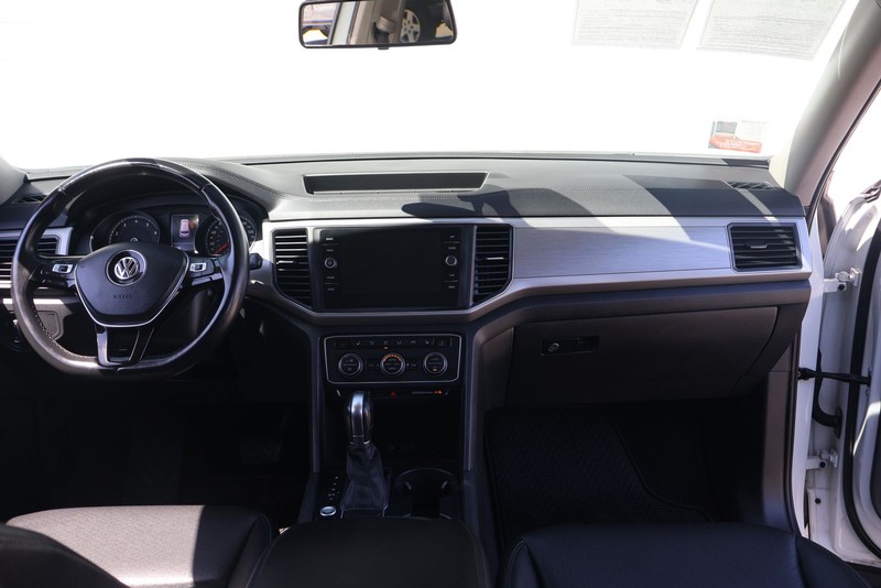 Volkswagen Atlas Vehicle Full-screen Gallery Image 24