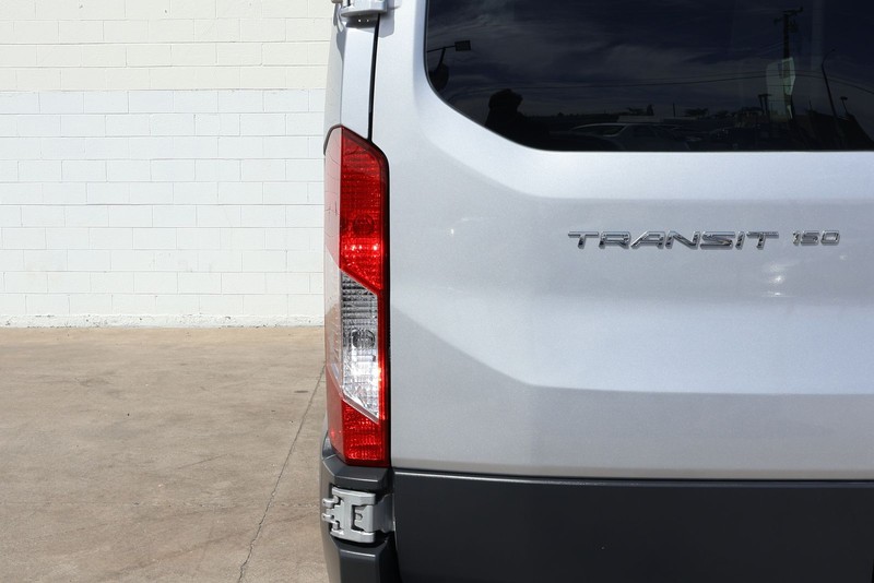 Ford Transit Wagon Vehicle Full-screen Gallery Image 07