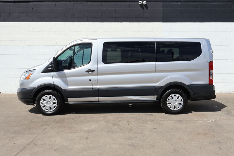 Ford Transit Wagon Vehicle Full-screen Gallery Image 10