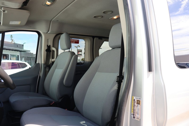 Ford Transit Wagon Vehicle Full-screen Gallery Image 15