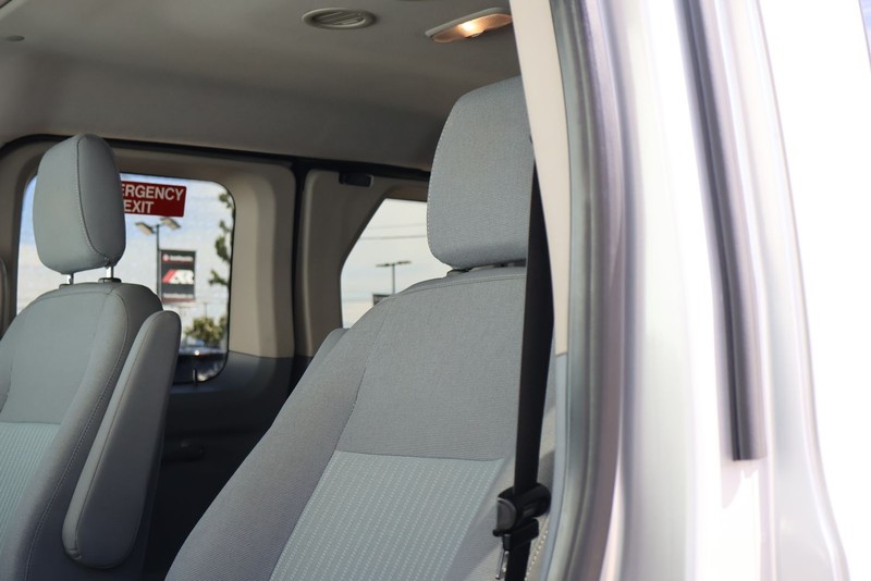 Ford Transit Wagon Vehicle Full-screen Gallery Image 16