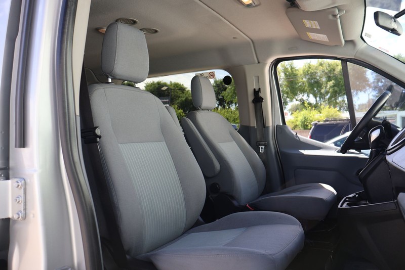 Ford Transit Wagon Vehicle Full-screen Gallery Image 18