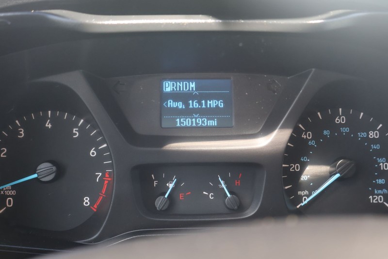 Ford Transit Wagon Vehicle Full-screen Gallery Image 23