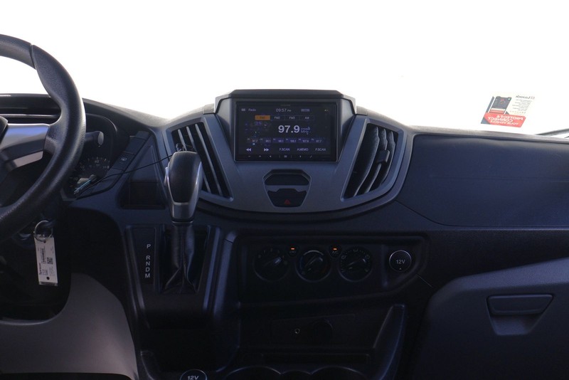 Ford Transit Wagon Vehicle Full-screen Gallery Image 26