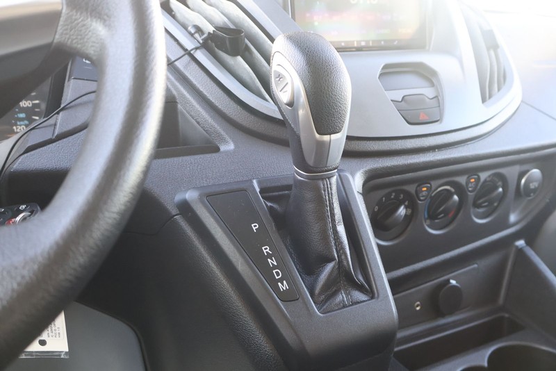 Ford Transit Wagon Vehicle Full-screen Gallery Image 29