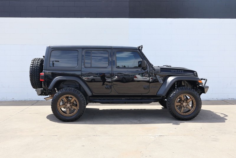 Jeep Wrangler Vehicle Full-screen Gallery Image 04