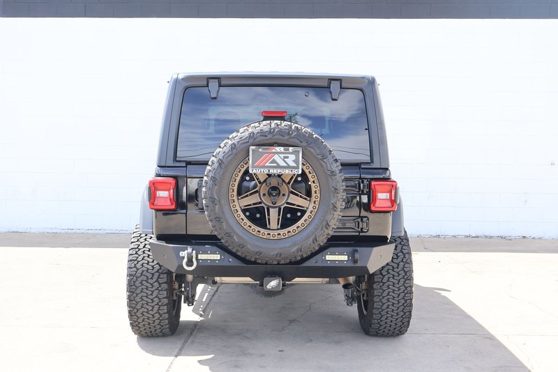 Jeep Wrangler Vehicle Full-screen Gallery Image 06