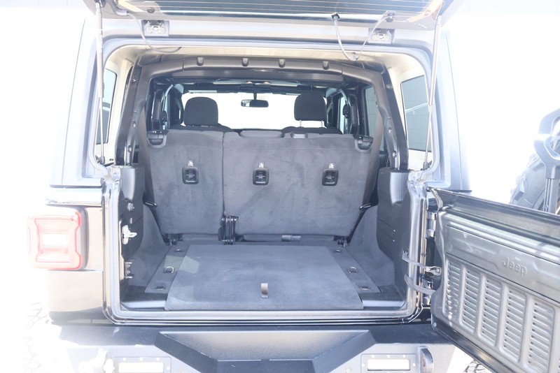 Jeep Wrangler Vehicle Full-screen Gallery Image 09