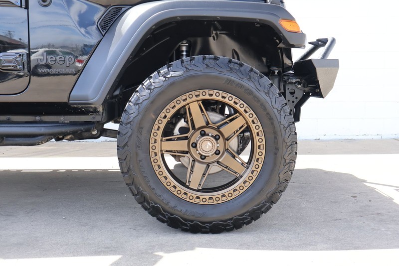 Jeep Wrangler Vehicle Full-screen Gallery Image 19