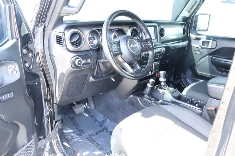 Jeep Wrangler Vehicle Full-screen Gallery Image 21