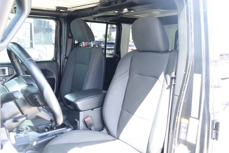 Jeep Wrangler Vehicle Full-screen Gallery Image 23