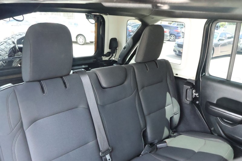 Jeep Wrangler Vehicle Full-screen Gallery Image 27