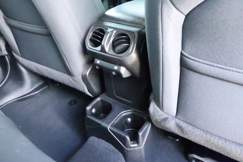 Jeep Wrangler Vehicle Full-screen Gallery Image 28