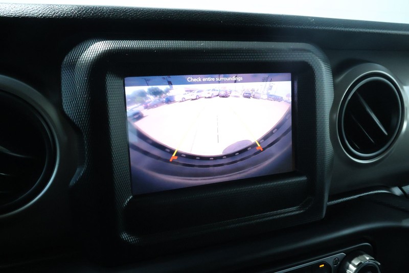 Jeep Wrangler Vehicle Full-screen Gallery Image 36