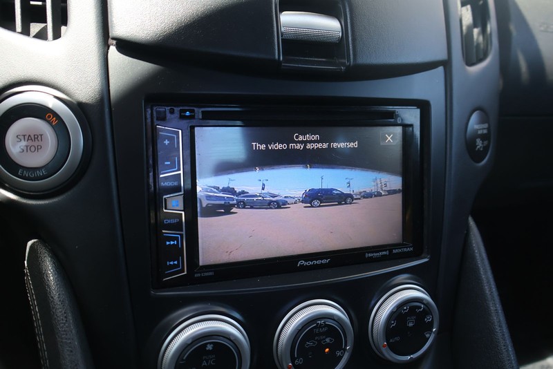 Nissan 370Z Vehicle Full-screen Gallery Image 28