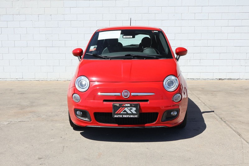 FIAT 500 Vehicle Full-screen Gallery Image 02