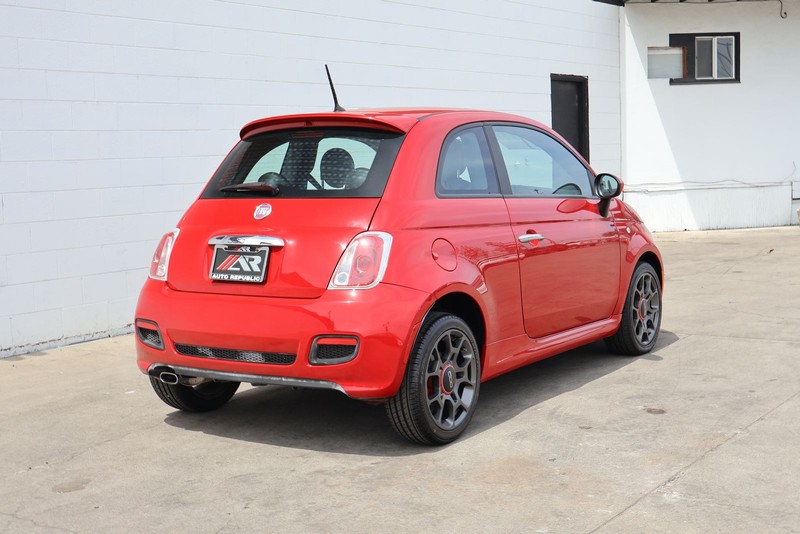 FIAT 500 Vehicle Full-screen Gallery Image 05