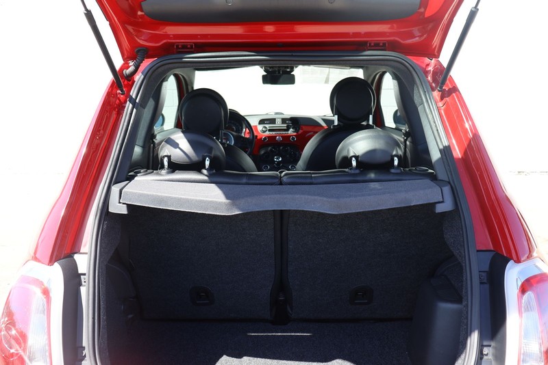 FIAT 500 Vehicle Full-screen Gallery Image 08