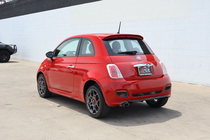 FIAT 500 Vehicle Full-screen Gallery Image 09