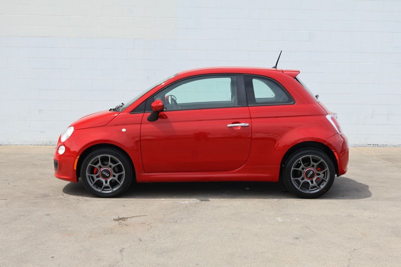 FIAT 500 Vehicle Full-screen Gallery Image 10