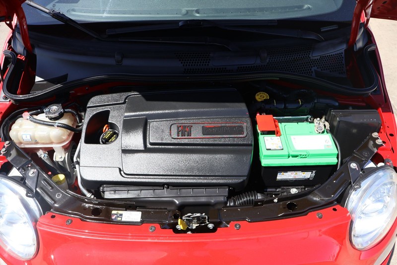 FIAT 500 Vehicle Full-screen Gallery Image 12