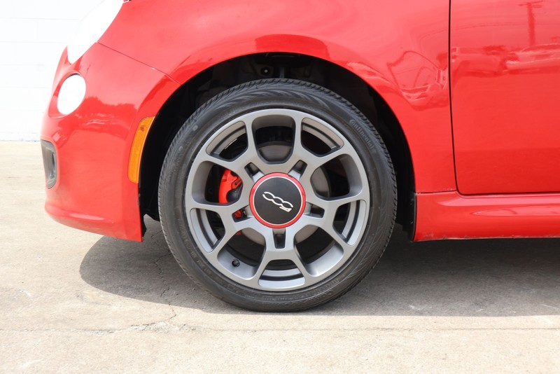 FIAT 500 Vehicle Full-screen Gallery Image 13