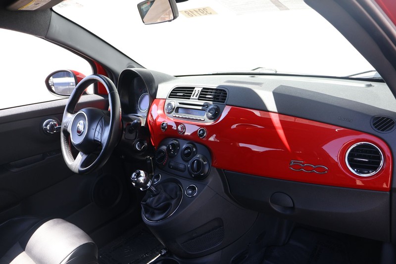FIAT 500 Vehicle Full-screen Gallery Image 18