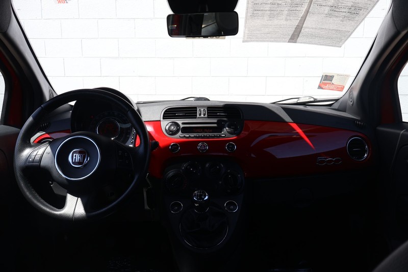 FIAT 500 Vehicle Full-screen Gallery Image 21