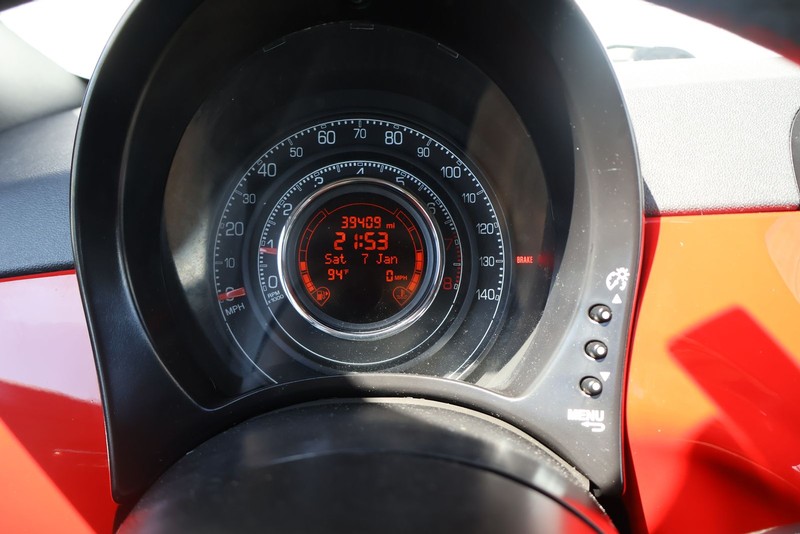 FIAT 500 Vehicle Full-screen Gallery Image 22